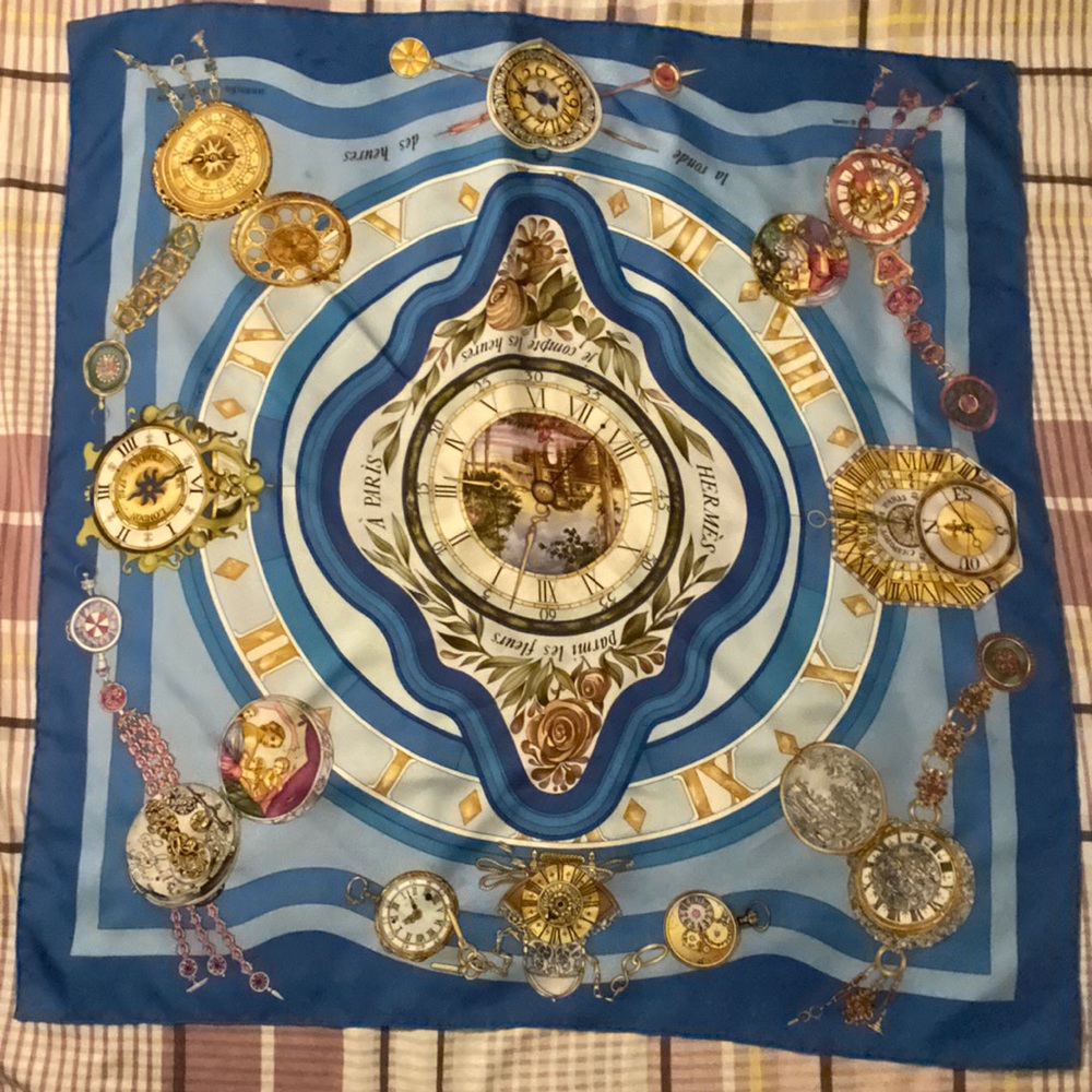 Hermes Rare color La Ronde des Heures Silk Scarf